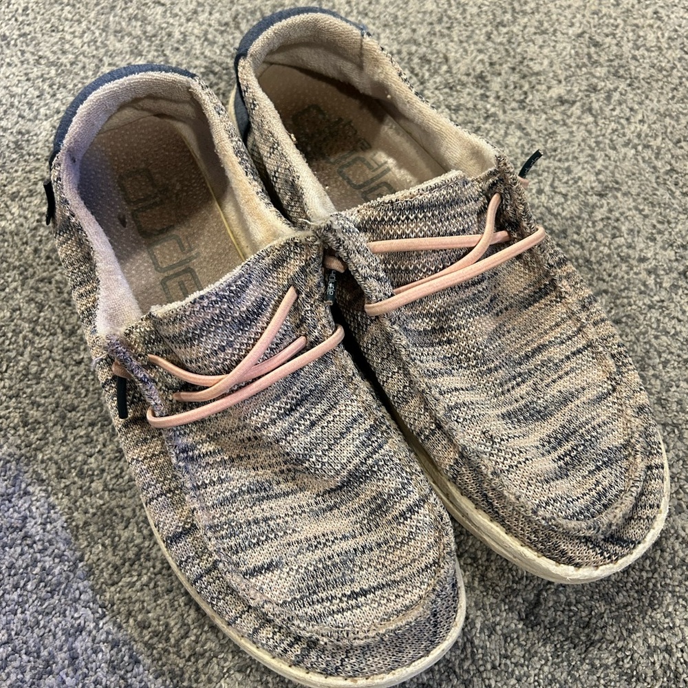 Hey Dude Women's Tan and Pink Loafers